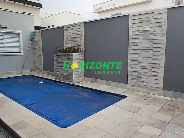 Casa 4 quartos e 2 banheiros, à venda, no bairro Condomínio Residencial Mantiqueira em São José dos Campos
