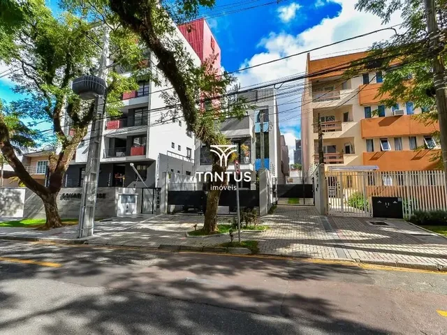 Casa com 154m² 3 quartos e 3 banheiros, para alugar, no bairro Água Verde em Curitiba