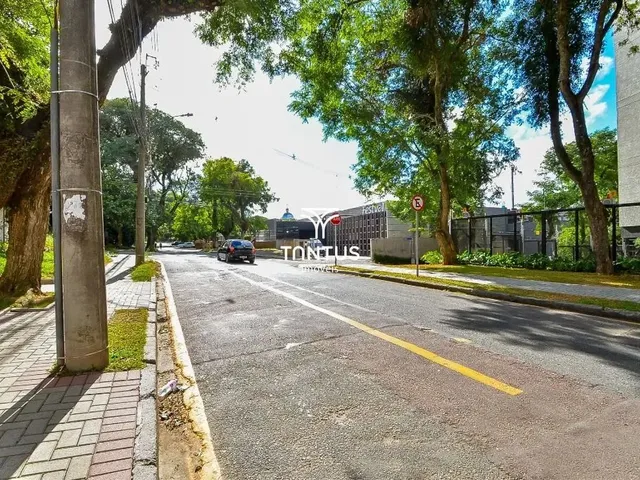 Casa com 154m² 3 quartos e 3 banheiros, para alugar, no bairro Água Verde em Curitiba