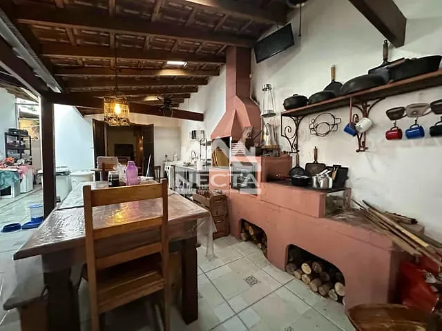 Casa com 310m² 3 quartos e 2 banheiros, à venda, no bairro Porto Novo em Caraguatatuba