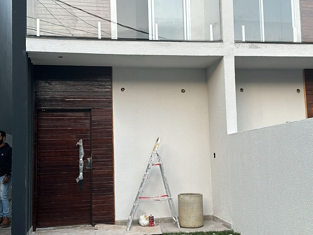 Casa 3 quartos e 2 banheiros, à venda, no bairro Jardim Mirna em Taboão da Serra