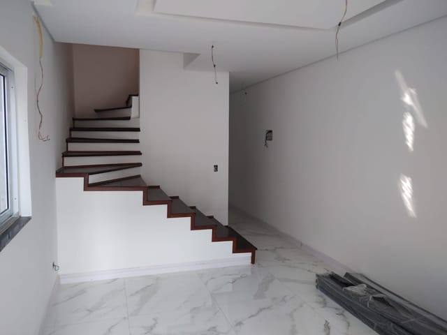 Casa 3 quartos e 2 banheiros, à venda, no bairro Jardim Mirna em Taboão da Serra