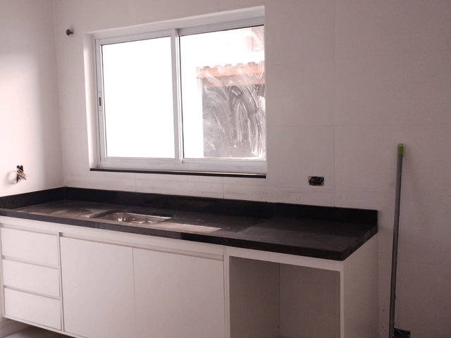 Casa 3 quartos e 2 banheiros, à venda, no bairro Jardim Mirna em Taboão da Serra