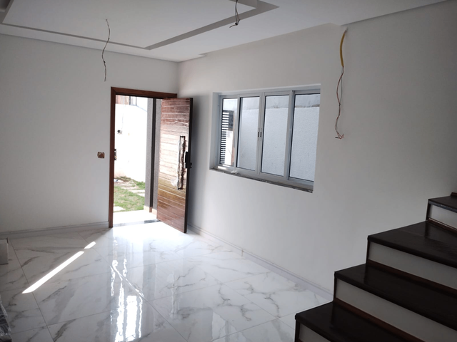 Casa 3 quartos e 2 banheiros, à venda, no bairro Jardim Mirna em Taboão da Serra