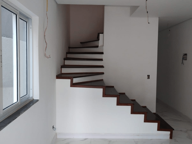 Casa 3 quartos e 2 banheiros, à venda, no bairro Jardim Mirna em Taboão da Serra