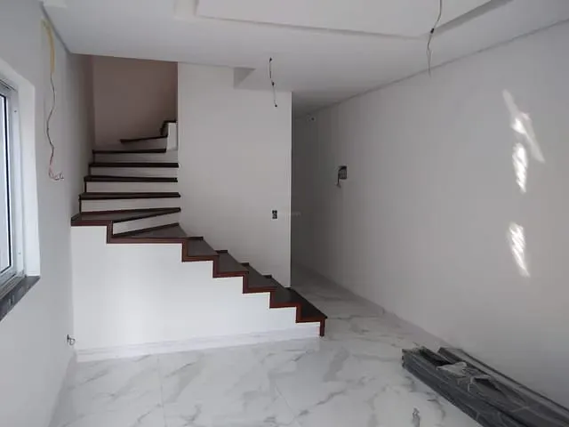 Casa 3 quartos e 2 banheiros, à venda, no bairro Jardim Mirna em Taboão da Serra