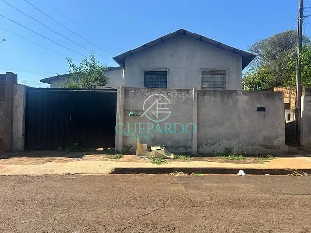 Casa 3 quartos e 1 banheiro, à venda, no bairro Jardim Kase em Londrina