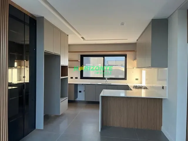 Casa com 1079m² 4 quartos e 7 banheiros, à venda, no bairro urbanova em São José dos Campos