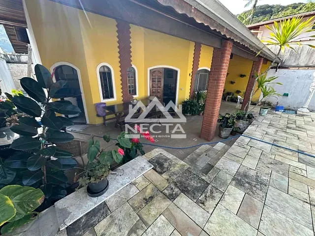 Casa com 380m² 3 quartos e 2 banheiros, à venda, no bairro Verde Mar em Caraguatatuba