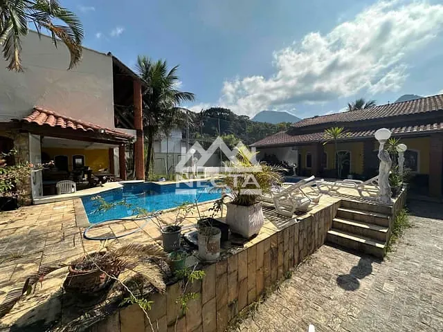 Casa com 380m² 3 quartos e 2 banheiros, à venda, no bairro Verde Mar em Caraguatatuba