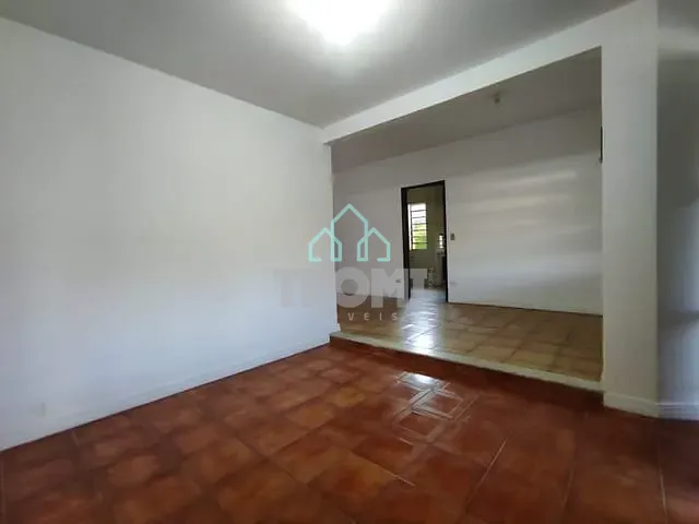 Casa 3 quartos e 2 banheiros, para alugar, no bairro Bel Recanto em Taubaté