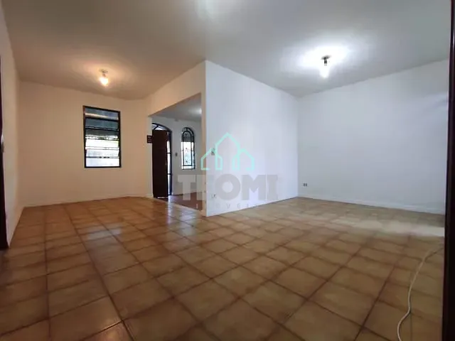 Casa 3 quartos e 2 banheiros, para alugar, no bairro Bel Recanto em Taubaté