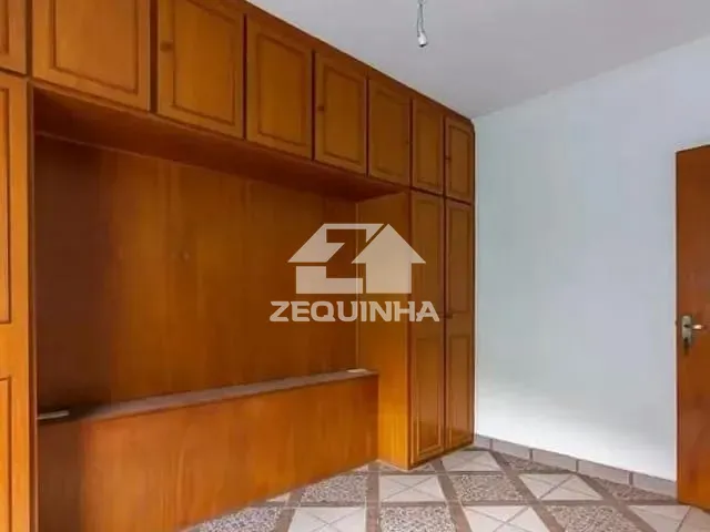 Casa com 250m² 3 quartos e 3 banheiros, para alugar, no bairro Vila Campesina em Osasco