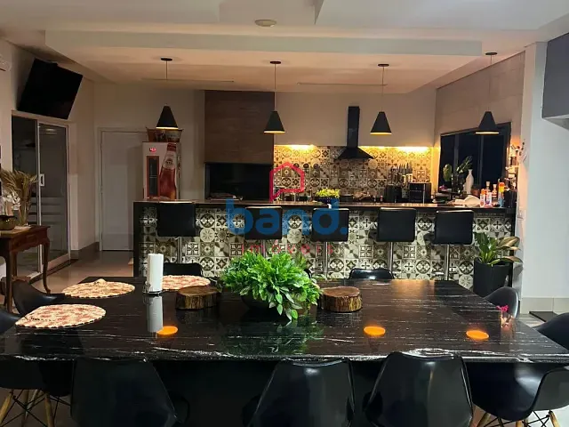 Casa 4 quartos e 2 banheiros, à venda, no bairro Portal dos Bandeirantes II em Porto Feliz