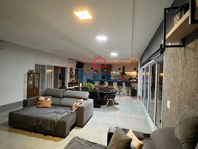 Casa 4 quartos e 2 banheiros, à venda, no bairro Portal dos Bandeirantes II em Porto Feliz