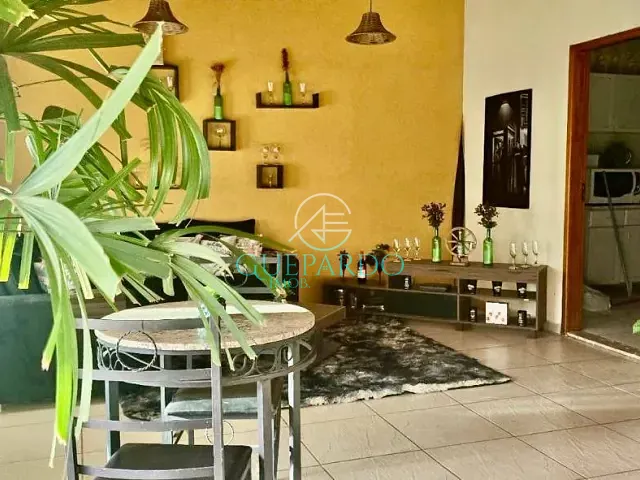 Casa com 267m² 2 quartos e 3 banheiros, à venda, no bairro Jardim Barra Forrest em Londrina