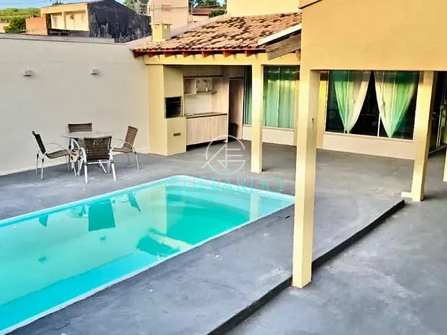 Casa com 267m² 2 quartos e 3 banheiros, à venda, no bairro Jardim Barra Forrest em Londrina