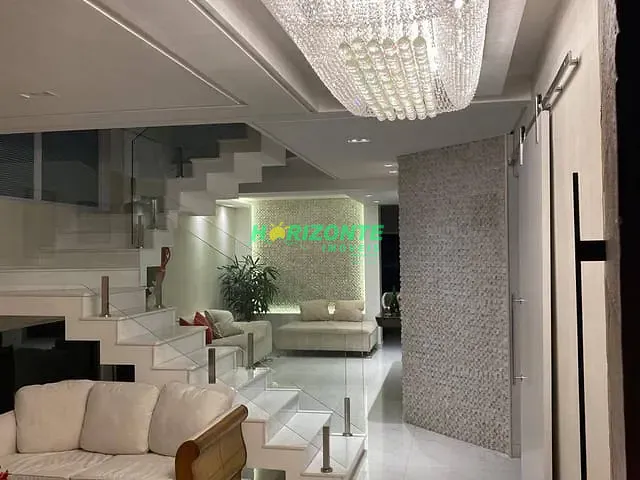 Casa com 360m² 4 quartos e 5 banheiros, à venda, no bairro Urbanova em São José dos Campos