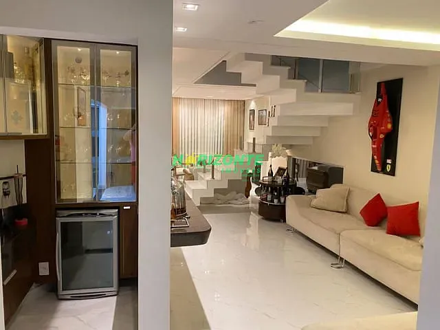 Casa com 360m² 4 quartos e 5 banheiros, à venda, no bairro Urbanova em São José dos Campos