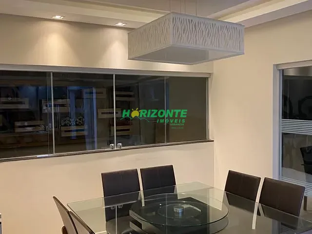 Casa com 360m² 4 quartos e 5 banheiros, à venda, no bairro Urbanova em São José dos Campos