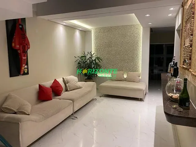 Casa com 360m² 4 quartos e 5 banheiros, à venda, no bairro Urbanova em São José dos Campos