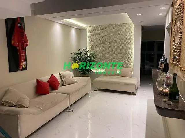 Casa com 360m² 4 quartos e 5 banheiros, à venda, no bairro Urbanova em São José dos Campos