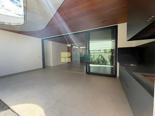 Casa 3 quartos e 2 banheiros, à venda, no bairro Condomínio Residencial Monte Carlo em São José dos Campos