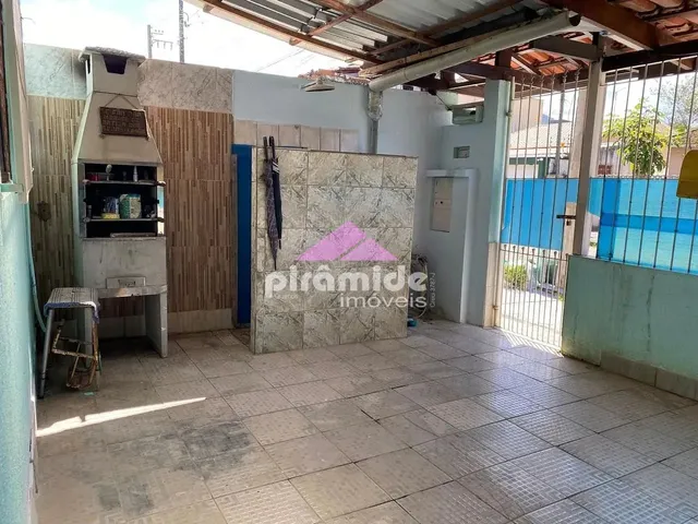 Casa com 300m² 3 quartos e 4 banheiros, à venda, no bairro Vila Atlântica em Caraguatatuba