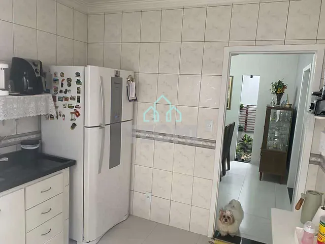 Casa com 260m² 3 quartos e 1 banheiro, à venda, no bairro Jardim Maria Augusta em Taubaté