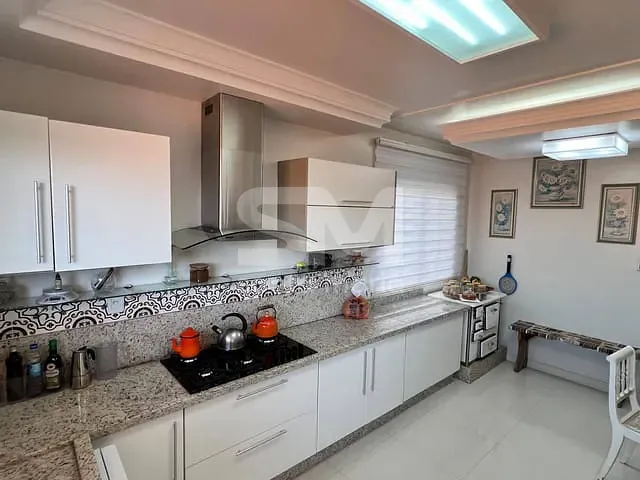 Casa 4 quartos e 4 banheiros, à venda, no bairro Maria Goretti em Chapecó