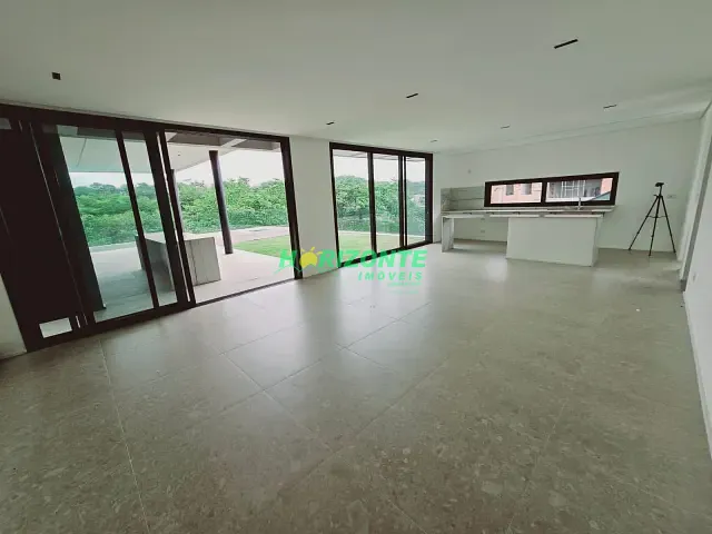 Casa com 350m² 4 quartos e 5 banheiros, à venda, no bairro Condomínio Residencial Alphaville II em São José dos Campos