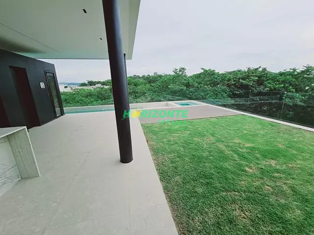 Casa com 350m² 4 quartos e 5 banheiros, à venda, no bairro Condomínio Residencial Alphaville II em São José dos Campos