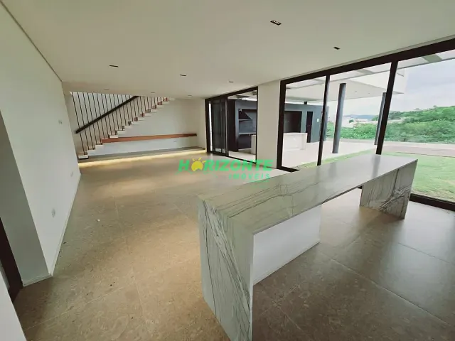 Casa com 350m² 4 quartos e 5 banheiros, à venda, no bairro Condomínio Residencial Alphaville II em São José dos Campos