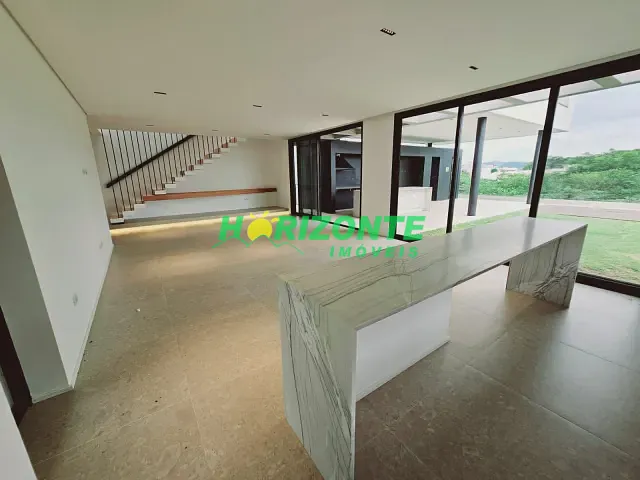 Casa com 350m² 4 quartos e 5 banheiros, à venda, no bairro urbanova em São José dos Campos