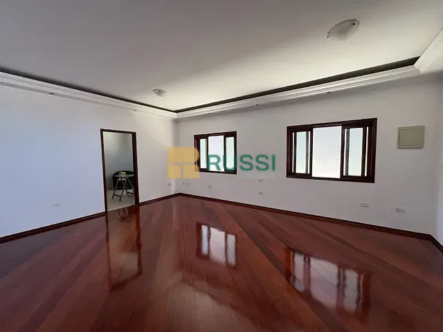 Casa 3 quartos e 4 banheiros, à venda, no bairro Urbanova em São José dos Campos