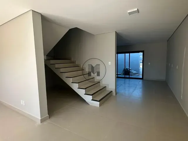 Casa 2 quartos e 3 banheiros, à venda, no bairro São Dimas em Guaratinguetá