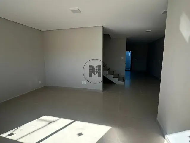 Casa 2 quartos e 3 banheiros, à venda, no bairro São Dimas em Guaratinguetá