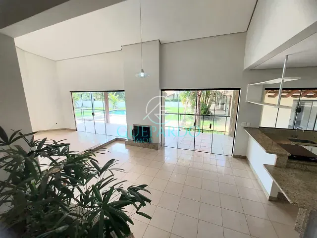 Casa com 1650m² 4 quartos e 7 banheiros, para alugar, no bairro Recanto do Salto em Londrina