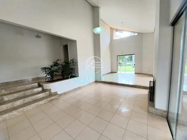 Casa com 1650m² 4 quartos e 7 banheiros, para alugar, no bairro Recanto do Salto em Londrina