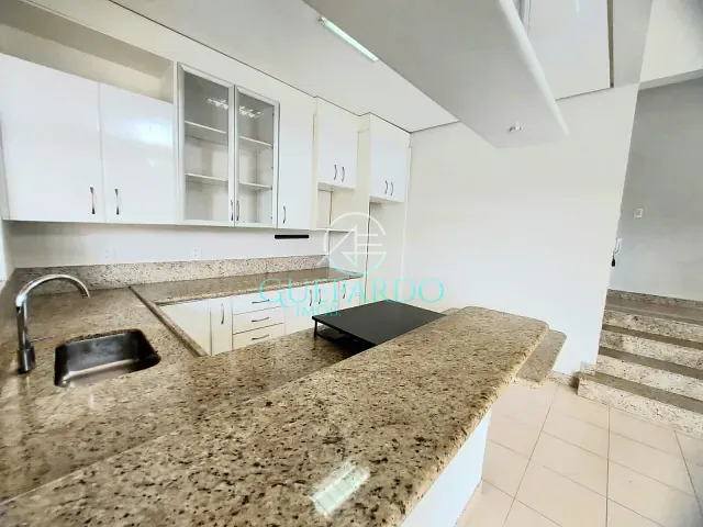 Casa com 1650m² 4 quartos e 7 banheiros, para alugar, no bairro Recanto do Salto em Londrina
