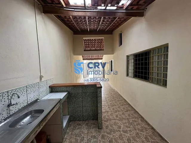 Casa com 250m² 3 quartos e 2 banheiros, para alugar, no bairro Jardim Tropical em Londrina