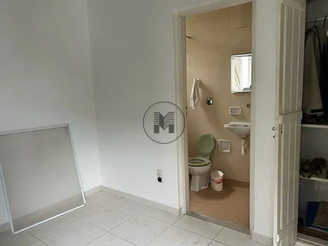 Casa com 387m² 5 quartos e 4 banheiros, à venda, no bairro Centro em Guaratinguetá