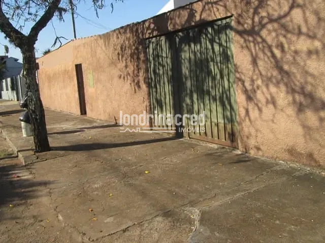 Casa com 323m² 3 quartos e 2 banheiros, à venda, no bairro Vila Larsen 1 em Londrina