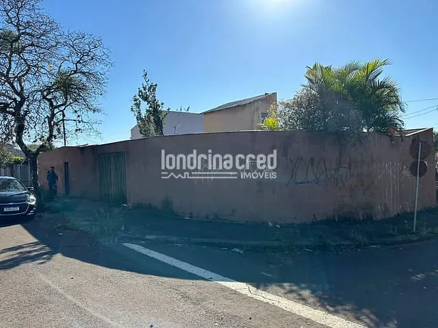 Casa com 323m² 3 quartos e 2 banheiros, à venda, no bairro Vila Larsen 1 em Londrina
