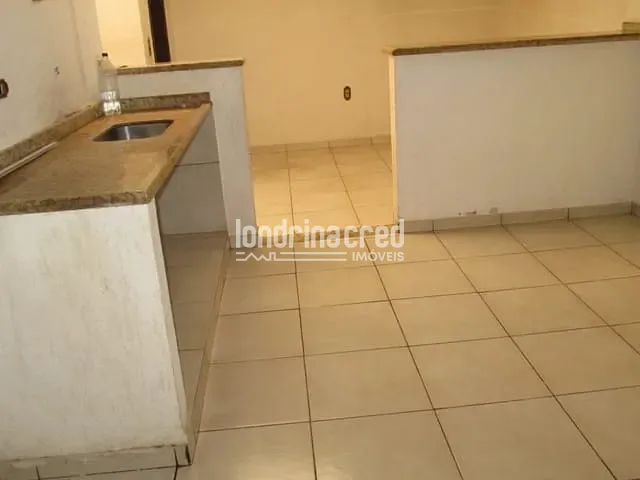 Casa com 323m² 3 quartos e 2 banheiros, à venda, no bairro Vila Larsen 1 em Londrina
