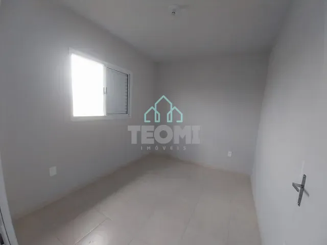 Casa 2 quartos e 1 banheiro, para alugar, no bairro Distrito Industrial do Una II em Taubaté