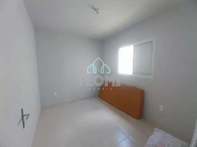 Casa 2 quartos e 1 banheiro, para alugar, no bairro Distrito Industrial do Una II em Taubaté