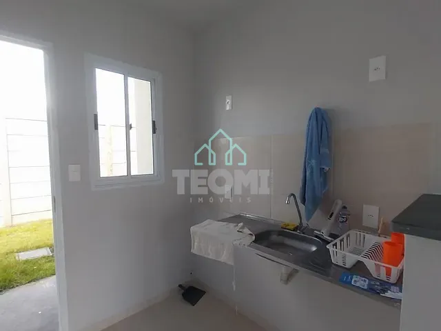 Casa 2 quartos e 1 banheiro, para alugar, no bairro Distrito Industrial do Una II em Taubaté