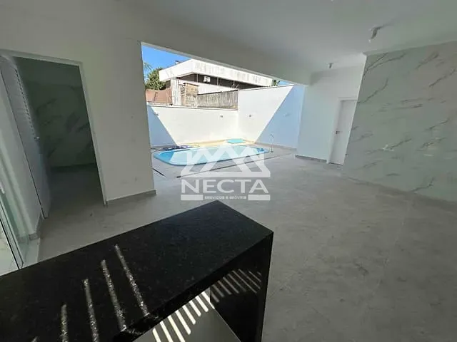 Casa com 360m² 3 quartos e 2 banheiros, à venda, no bairro Jardim do Sol em Caraguatatuba