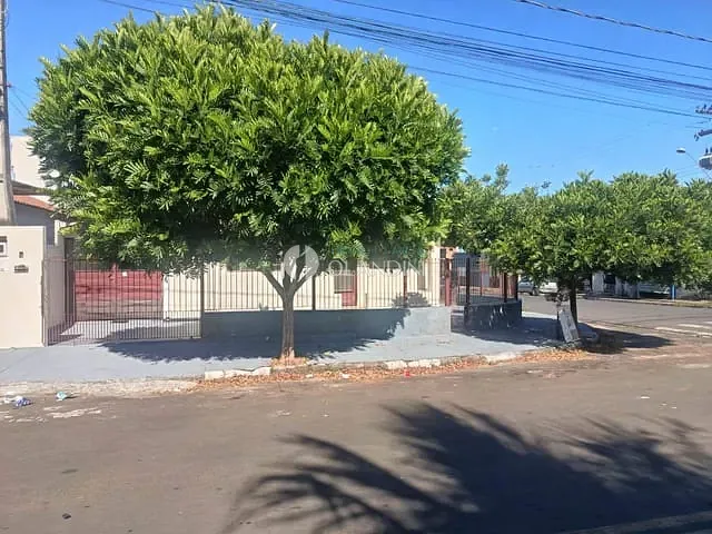 Casa com 200m² 3 quartos e 1 banheiro, para alugar, no bairro Jardim Jatobá em Artur Nogueira